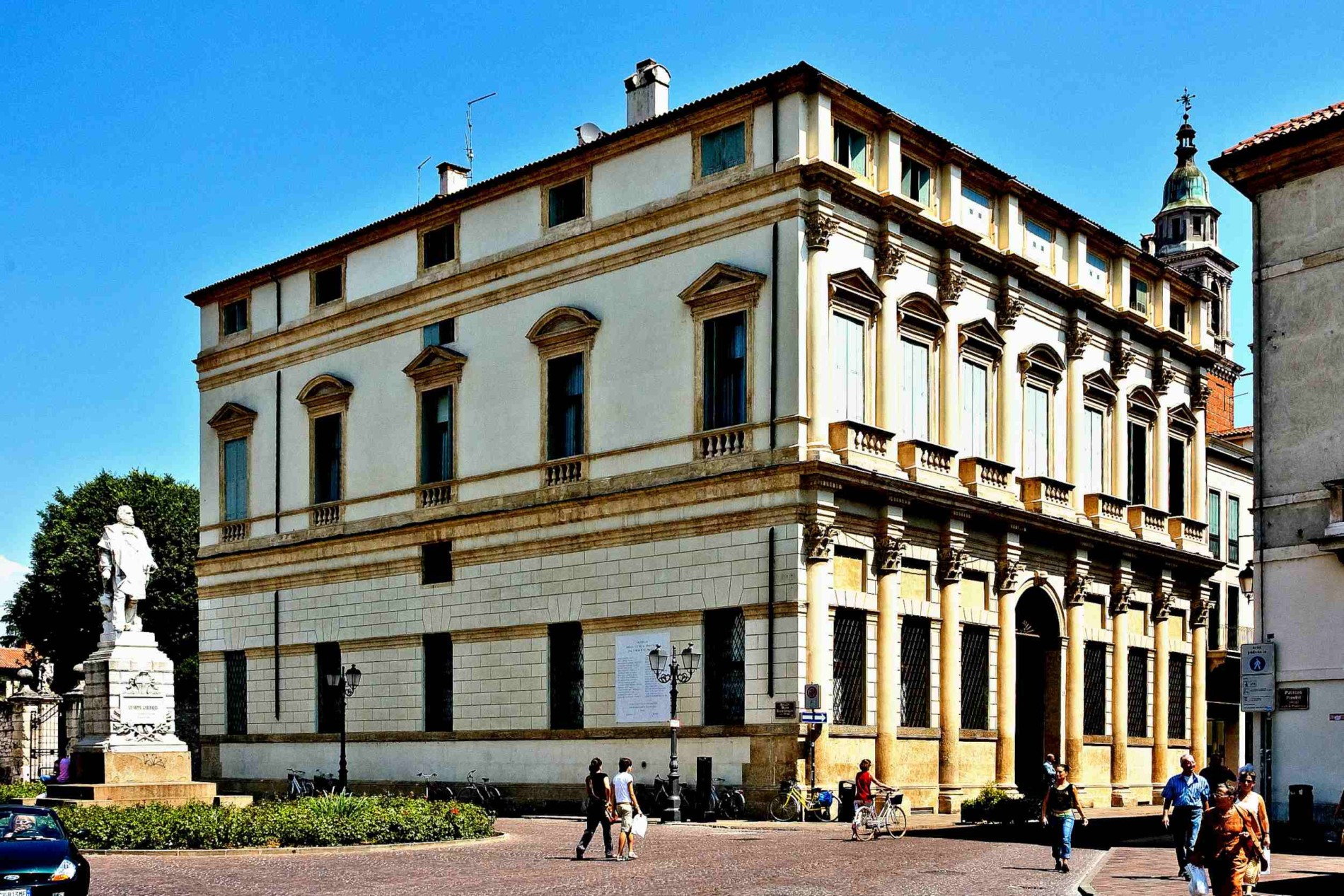 Palazzo Thiene Bonin Longare: Vicenza and Palladian Villas of the Veneto
